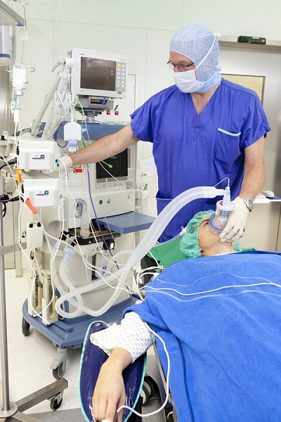 anesthesiologist monitors your vital signs